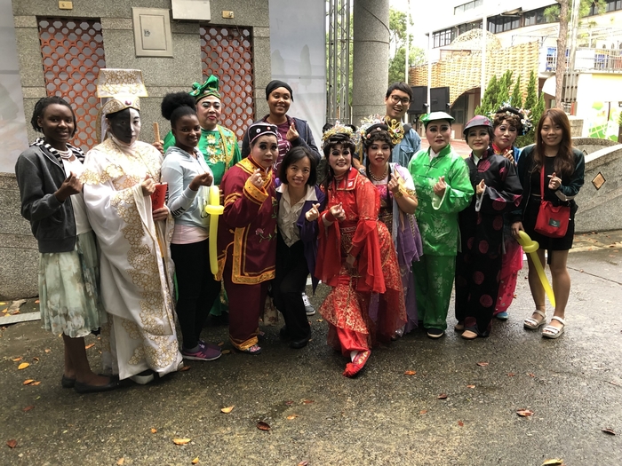 2019.09.21 Foreign students participate in Nanai Elementary School activities in Nanxiangshan Art and Culture FeastImage