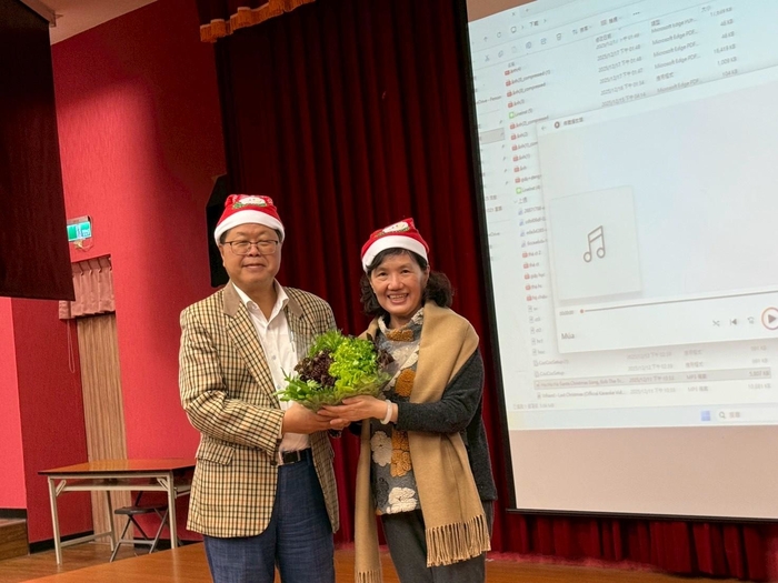 解副與協助經理何昭圖片