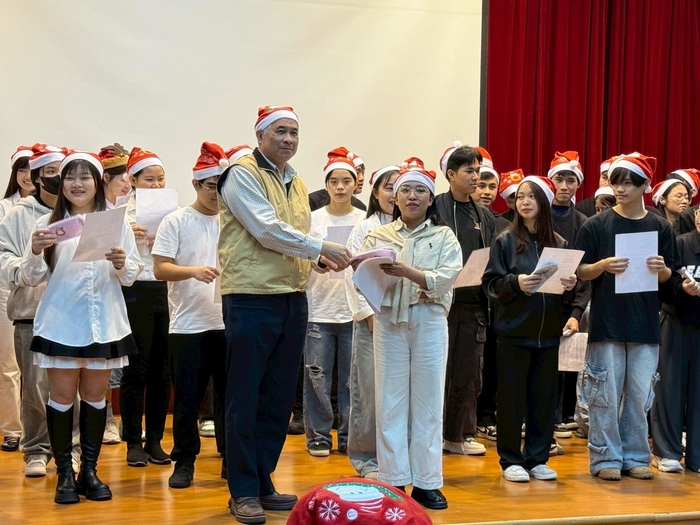 國際專修部主任頒發獎勵圖片