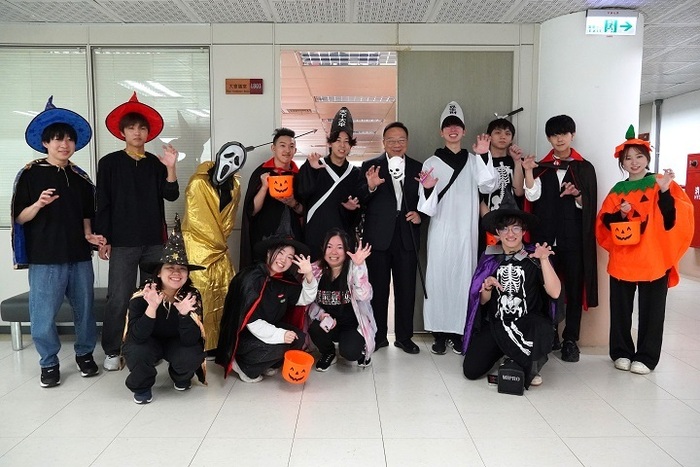 2024.10.23 Chung Hua University’s Halloween Fun Fest! International Students Show Their “Ghostly Looks” on the Runway for Cash PrizesImage